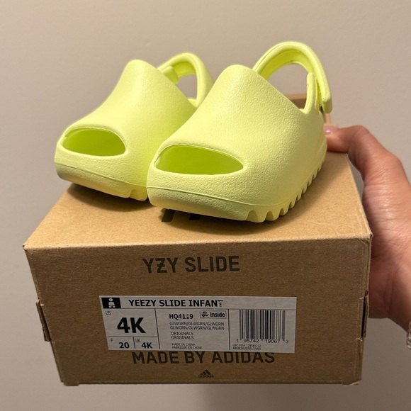 adidas Kids Yeezy Slide - Bright Yellow display picture 3